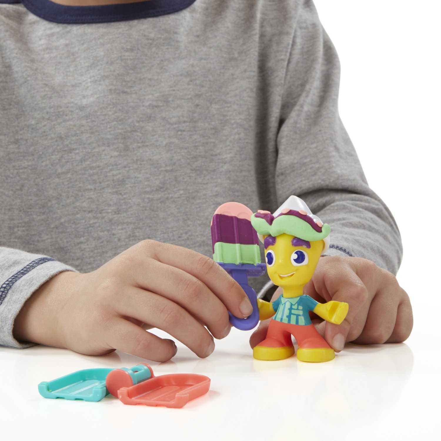 Play-Doh Игровой набор "Грузовичок с мороженым" из серии Город  